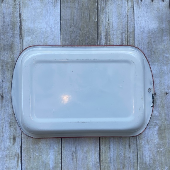 Vintage Enamelware Cake Pan - Picture 6 of 9